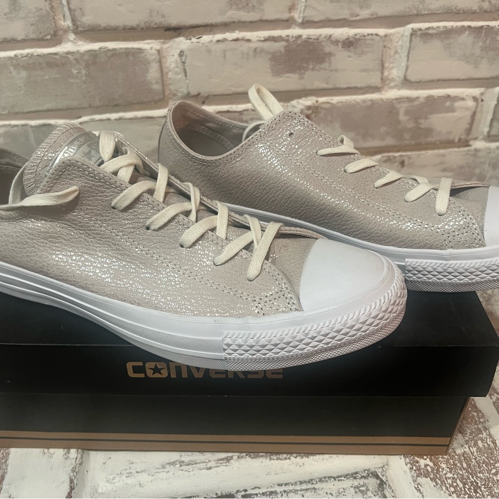 Converse Women’s Silver/Taupe sparkle Leather Sneakers- New in Box